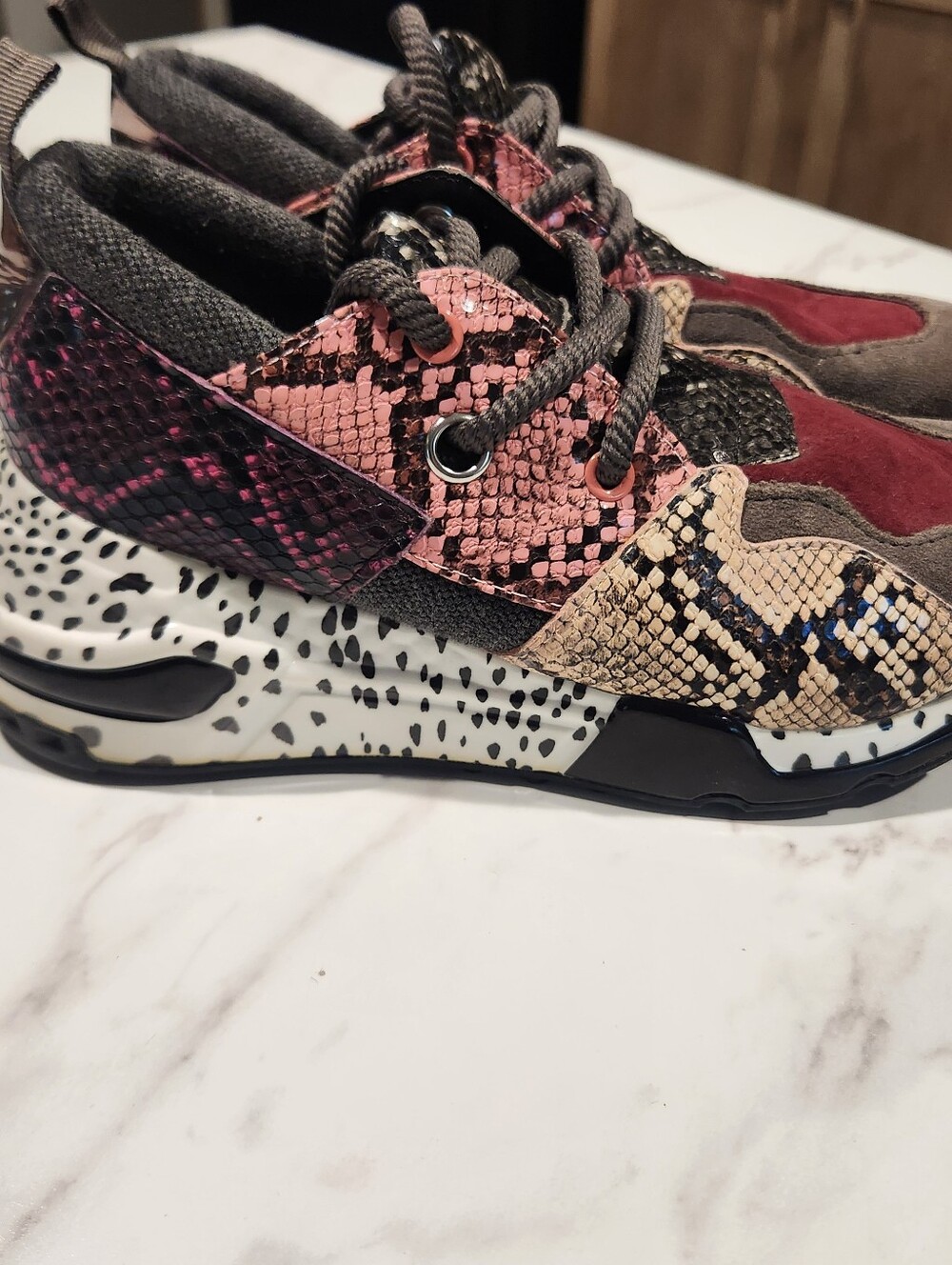 Steve Madden Multicolored Cliff Sneakers Womens Size 7